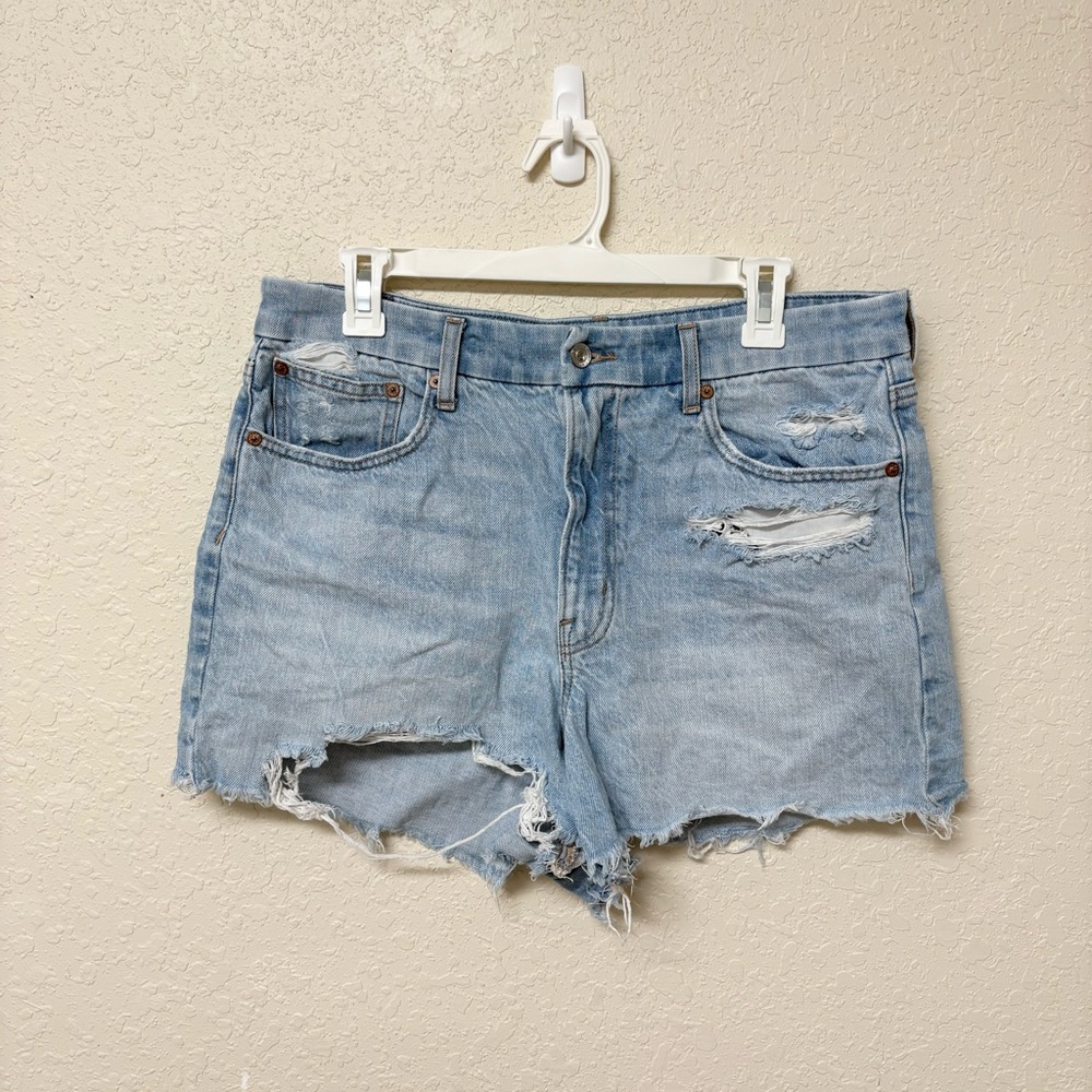 American Eagle Size 12 Strigid 90s Boyfriend Jean Denim Shorts Distressed